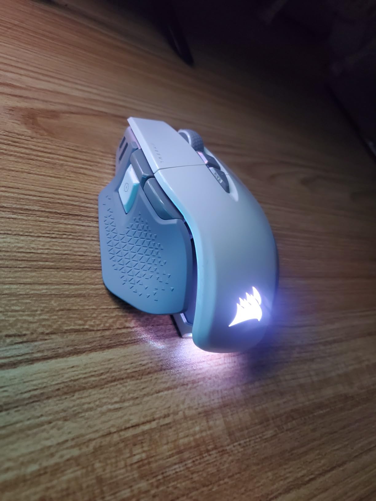 Corsair M65 RGB Ultra Tunable FPS Gaming Mouse Marksman 26,000 DPI Optical Sensor, Optical Switches, AXON Hyper-Processing Technology, Sensor Fusion Control, Tunable Weight System - Black - Customer Photo 5