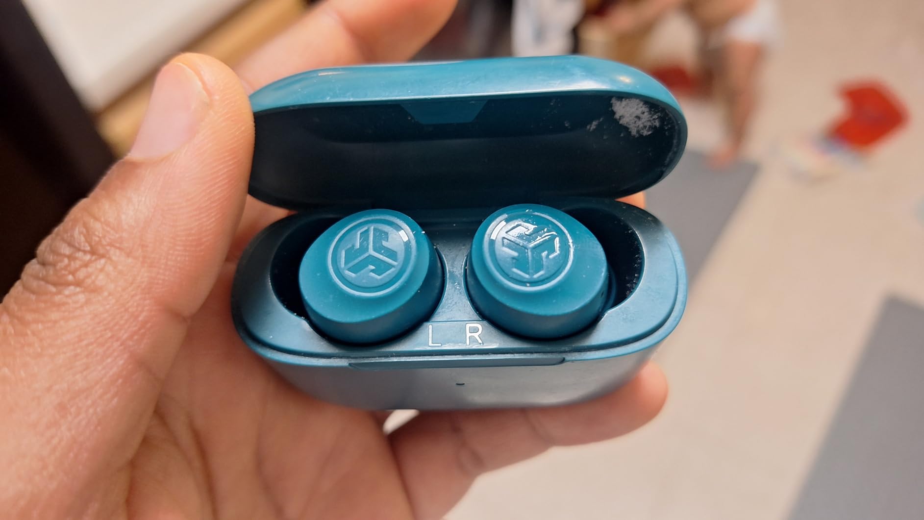 JLab Go Air Pop True Wireless Bluetooth Earbuds + Charging Case, Black, Dual Connect, IPX4 Sweat Resistance, Bluetooth 5.1 Connection, 3 EQ Sound Settings Signature, Balanced, Bass Boost Customer Review JLab Go Air Pop True Wireless Bluetooth Earbuds + Charging Case, Black, Dual Connect, IPX4 Sweat Resistance, Bluetooth 5.1 Connection, 3 EQ Sound Settings Signature, Balanced, Bass Boost - Customer Photo 1