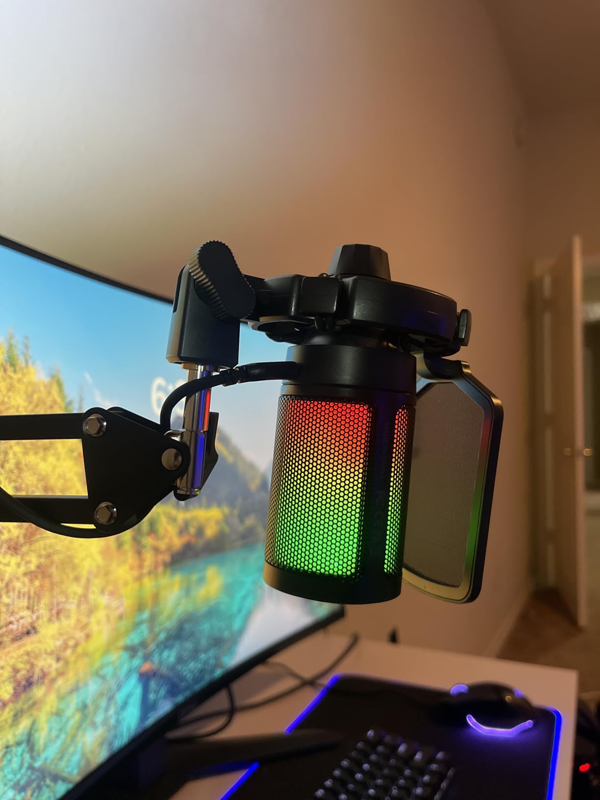 FIFINE Gaming PC USB Microphone, Podcast Condenser Mic with Boom Arm, Pop Filter, Mute Button for Streaming, Twitch, Online Chat, RGB Computer Mic for PS4/5 PC Gamer Youtuber-AmpliGame A6T Customer Review FIFINE Gaming PC USB Microphone, Podcast Condenser Mic with Boom Arm, Pop Filter, Mute Button for Streaming, Twitch, Online Chat, RGB Computer Mic for PS4/5 PC Gamer Youtuber-AmpliGame A6T - Customer Photo 3