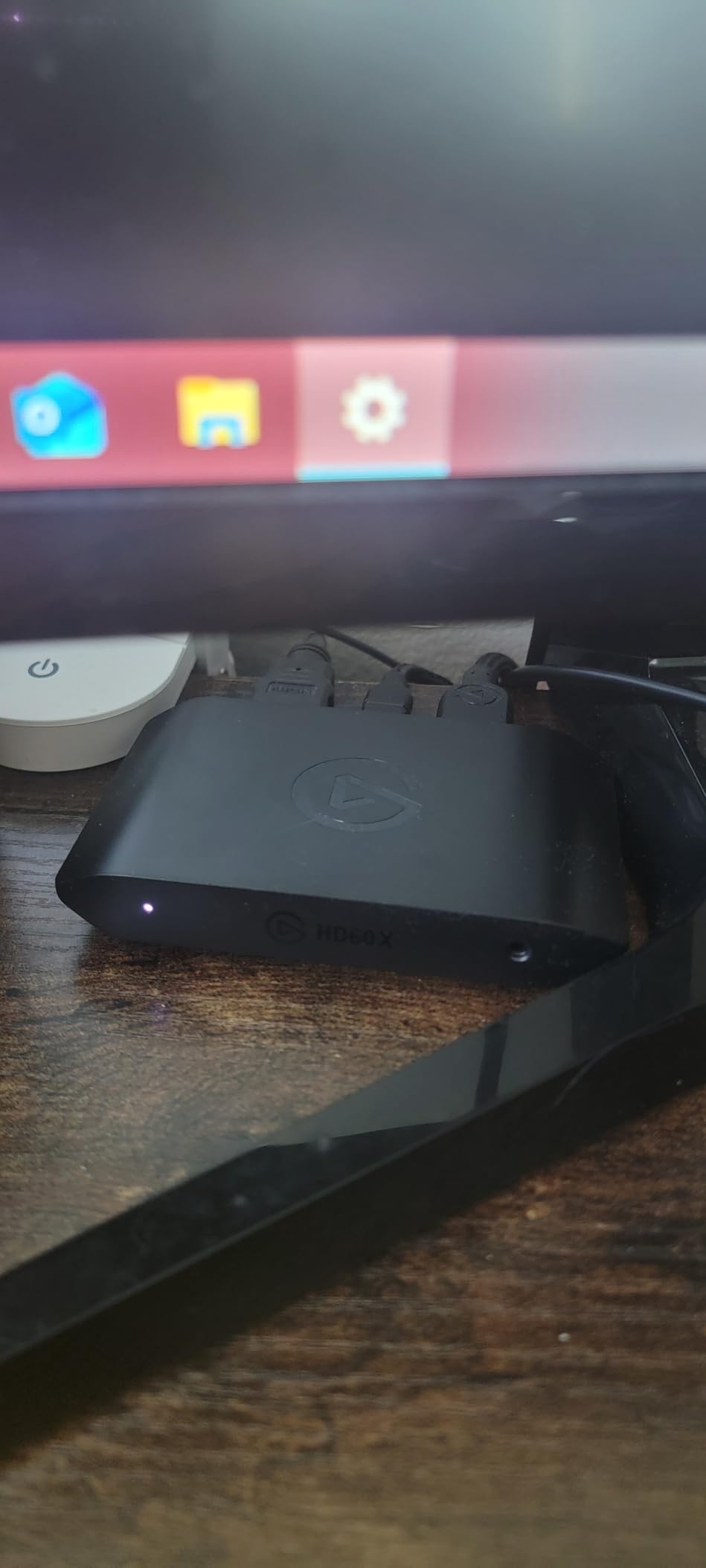 Elgato HD60 X - Stream and Record in 1080p60 HDR10 or 4K30 with Ultra-low Latency on PS5|Pro, PS4|Pro, Xbox Series X/S, Xbox One X|S, Nintendo Switch 2, in OBS and More, Works with PC and Mac Customer Review Elgato HD60 X - Stream and Record in 1080p60 HDR10 or 4K30 with Ultra-low Latency on PS5|Pro, PS4|Pro, Xbox Series X/S, Xbox One X|S, Nintendo Switch 2, in OBS and More, Works with PC and Mac - Customer Photo 1