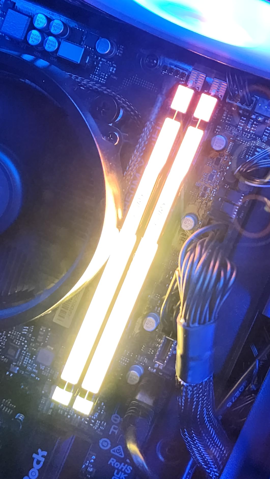 Kingston FURY Beast RGB 16GB 5200MT/s DDR5 CL40 DIMM Desktop Memory (Kit of 2) | Intel XMP 3.0 | Infrared Sync Technology | Overclocking Stability | KF552C40BBAK2-16 - Customer Photo 5