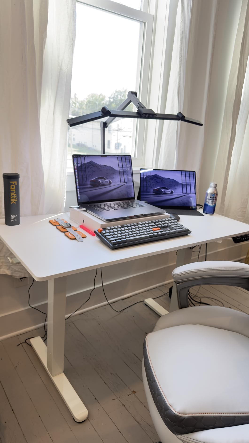 ErGear Height Adjustable Electric Standing Desk, 47.2 x 23.6 Inches Sit Stand up Desk, Memory Computer Home Office Desk with Two-Piece Desktop (Black) - Customer Photo 2