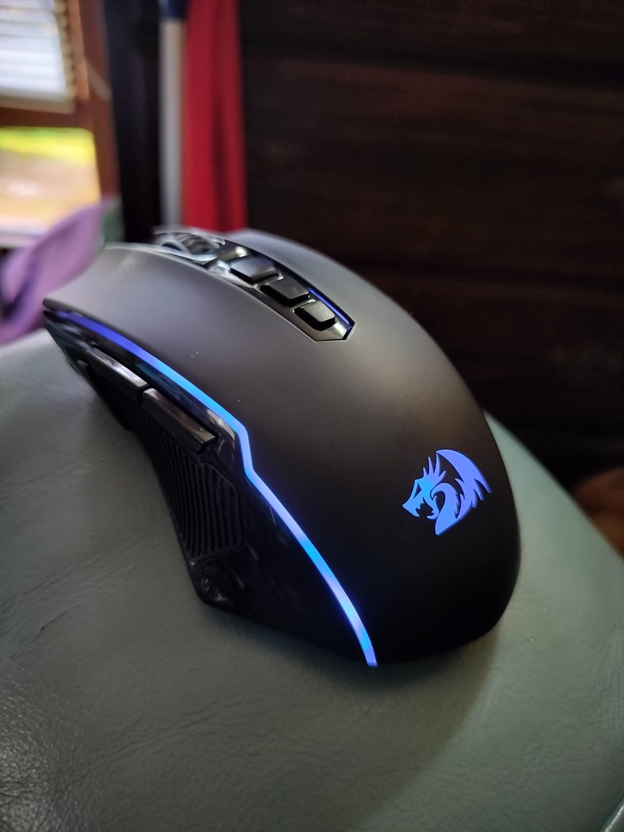 Redragon Gaming Mouse, Wireless Mouse Gaming with 8000 DPI, PC Gaming Mice with Fire Button, RGB Backlit Programmable Ergonomic Mouse Gamer, Rechargeable, 70Hrs for Windows, Mac Gamer, Black - Customer Photo 4