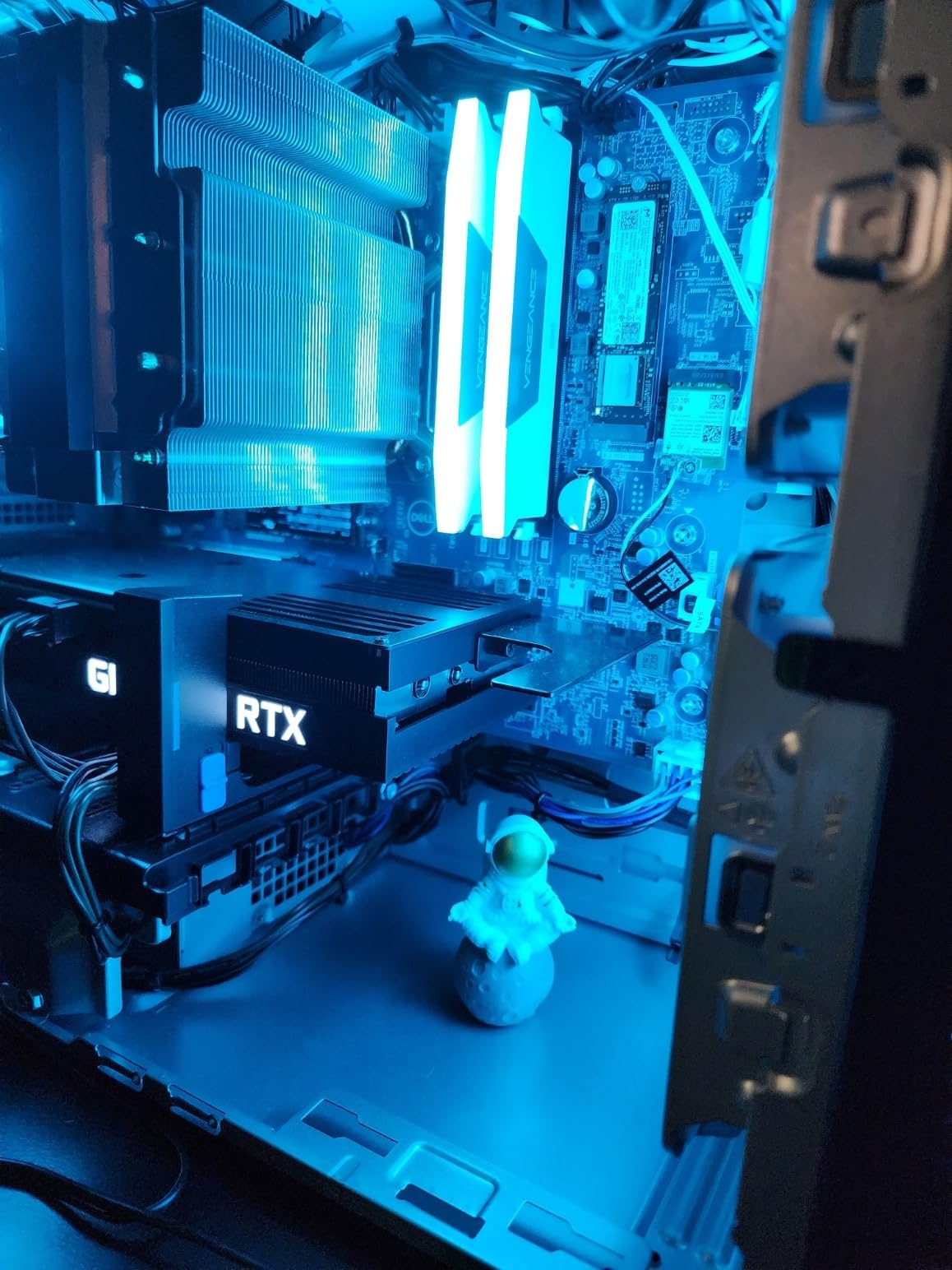 CORSAIR VENGEANCE RGB DDR5 RAM 32GB (2x16GB) 6000MHz CL36-36-36-76 1.35V Intel XMP Desktop Computer Memory - White (CMH32GX5M2D6000C36W) - Customer Photo 3