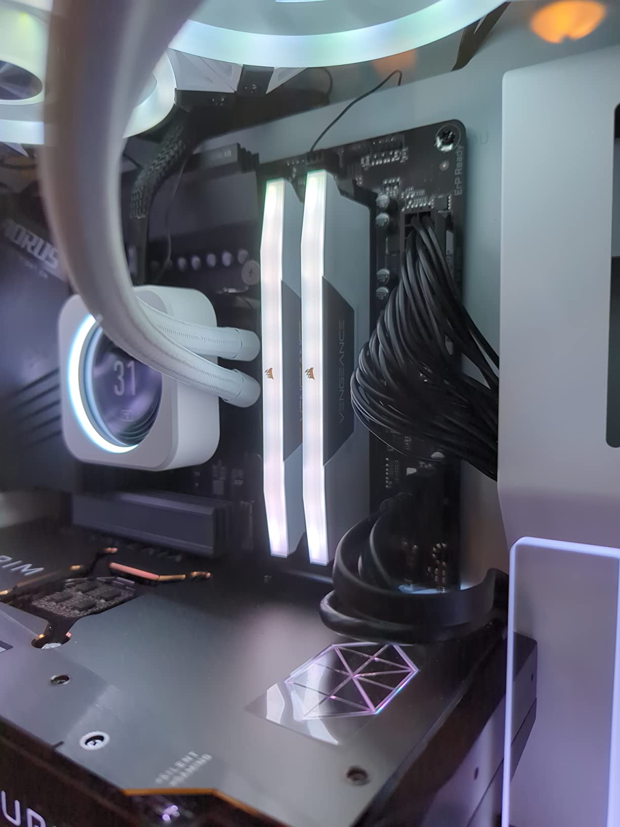 CORSAIR VENGEANCE RGB DDR5 RAM 32GB (2x16GB) 6000MHz CL36-36-36-76 1.35V Intel XMP Desktop Computer Memory - White (CMH32GX5M2D6000C36W) - Customer Photo 5