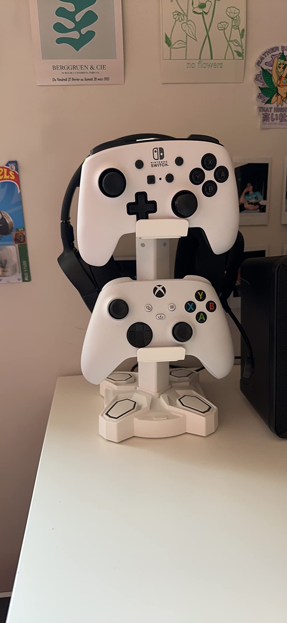 KDD Gaming Headphones Stand, Rotatable Headset Stand with Light Modes - Controller Holder with 2 USB Charging Ports and 3.5mm - Earphone Hanger Accessories for Desktop Gamer(Black) Customer Review KDD Gaming Headphones Stand, Rotatable Headset Stand with Light Modes - Controller Holder with 2 USB Charging Ports and 3.5mm - Earphone Hanger Accessories for Desktop Gamer(Black) - Customer Photo 5