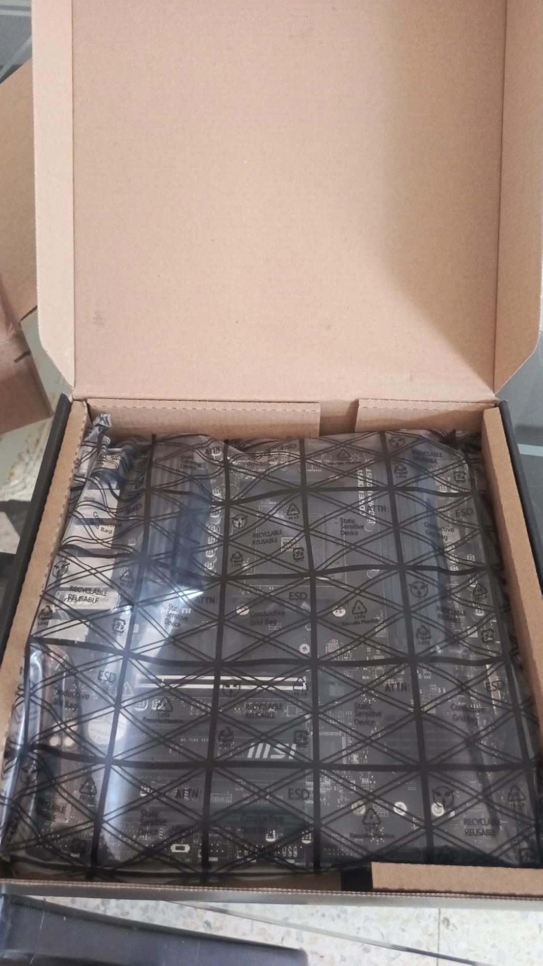 MSI PRO B550M-VC WiFi ProSeries Motherboard (AMD Ryzen 5000 Series, AM4, DDR4, PCIe 4.0, SATA 6Gb/s, M.2, USB 3.2 Gen 2, HDMI/DP, Wi-Fi 6E, Bluetooth 5.2, mATX) - Customer Photo 3