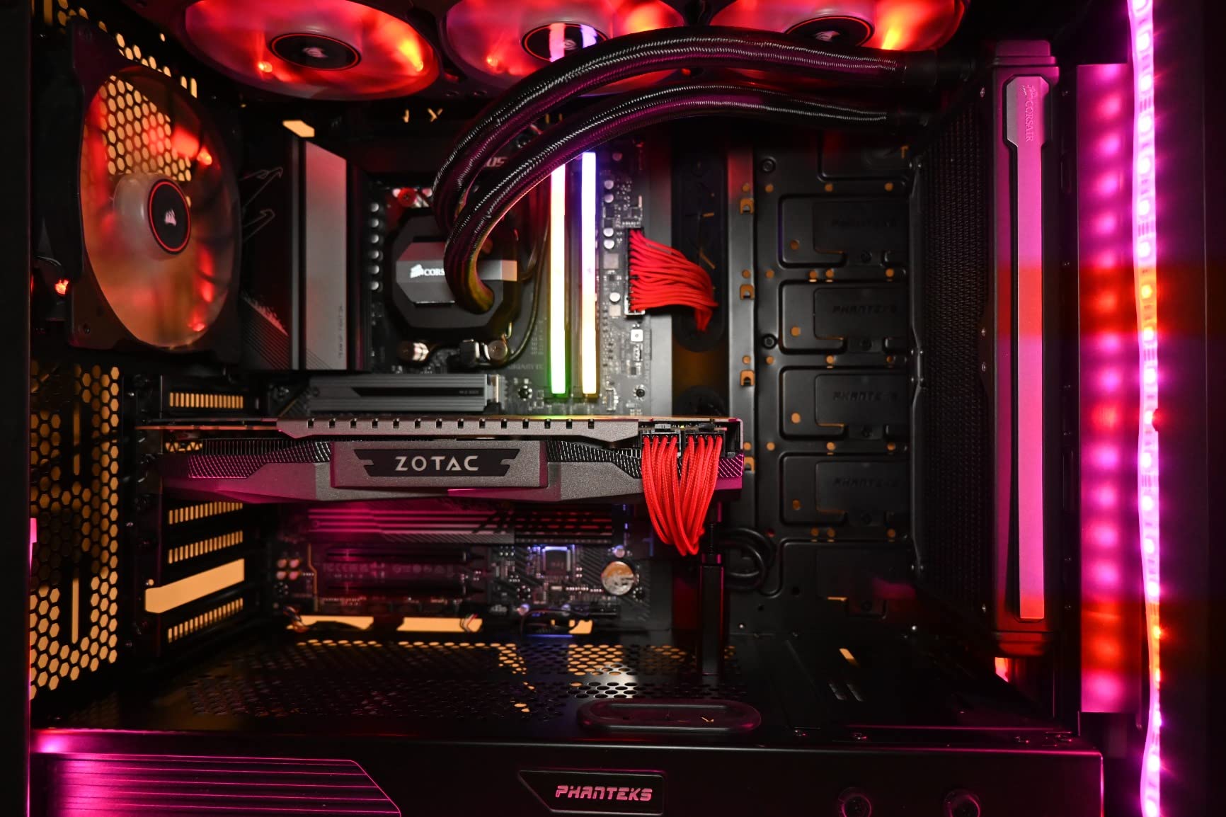 GIGABYTE B650 AORUS Elite AX (AM5/LGA 1718/ AMD B650/ATX/ 5-Year Warranty/DDR5/ M.2/ PCIe 5.0/USB 3.2 Gen2X2 Type-C/WiFi 6E/2.5GbE LAN/Q-Flash Plus/EZ-Latch/Gaming Motherboard) - Customer Photo 3