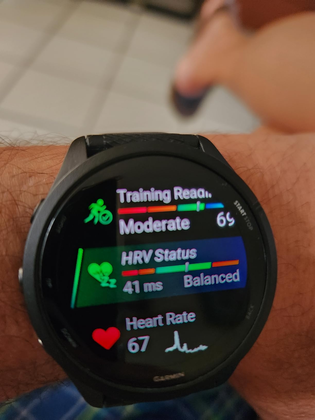 Garmin Forerunner 265 Running Smartwatch, Colorful AMOLED Display, Training Metrics and Recovery Insights, Black and Powder Gray - Customer Photo 4