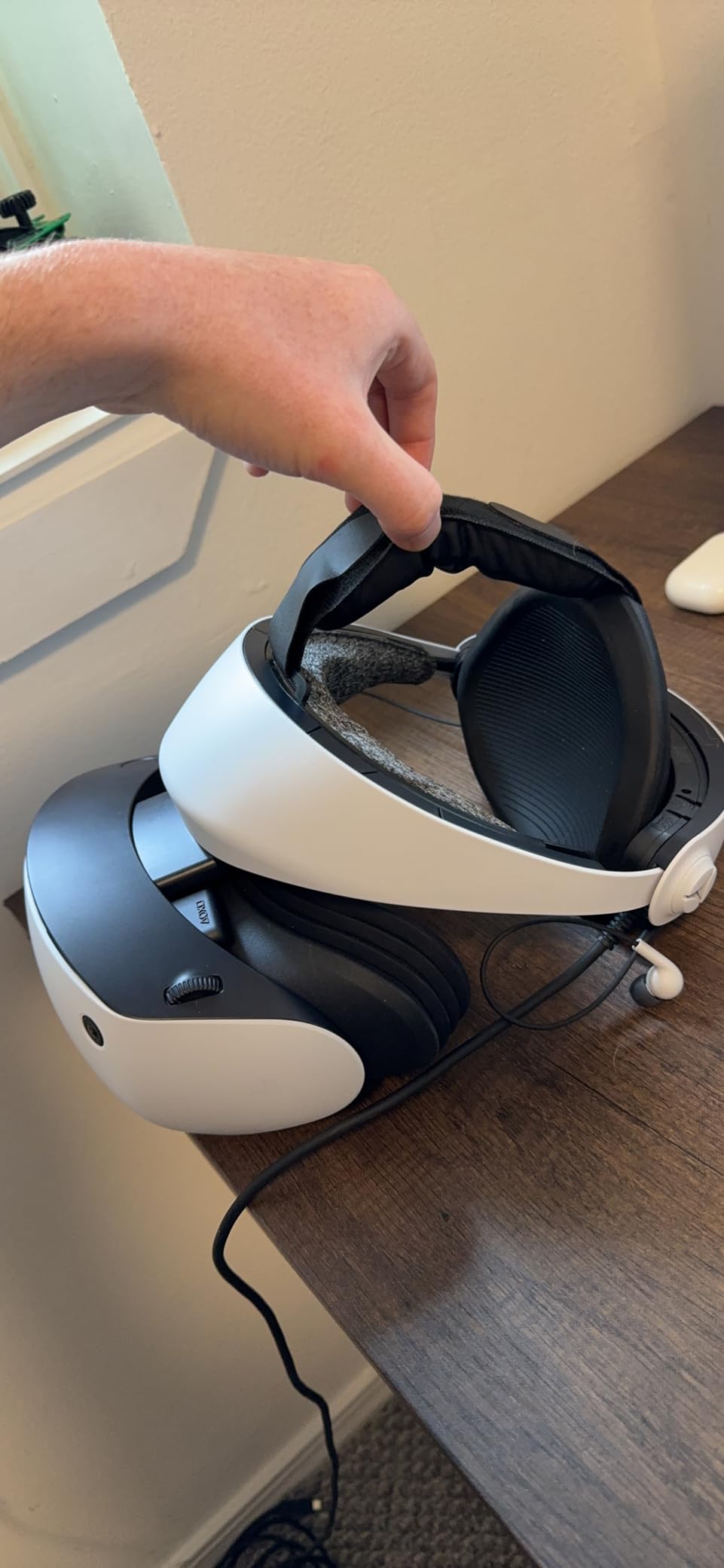 Globular Cluster CMP2 Comfortable Mod for PS VR 2 - Sweet Spot Keeper- Weight Balancer-Soft Forehead Pad-Bigger Softer Anti-Slip Rear Pad Customer Review Globular Cluster CMP2 Comfortable Mod for PS VR 2 - Sweet Spot Keeper- Weight Balancer-Soft Forehead Pad-Bigger Softer Anti-Slip Rear Pad - Customer Photo 2