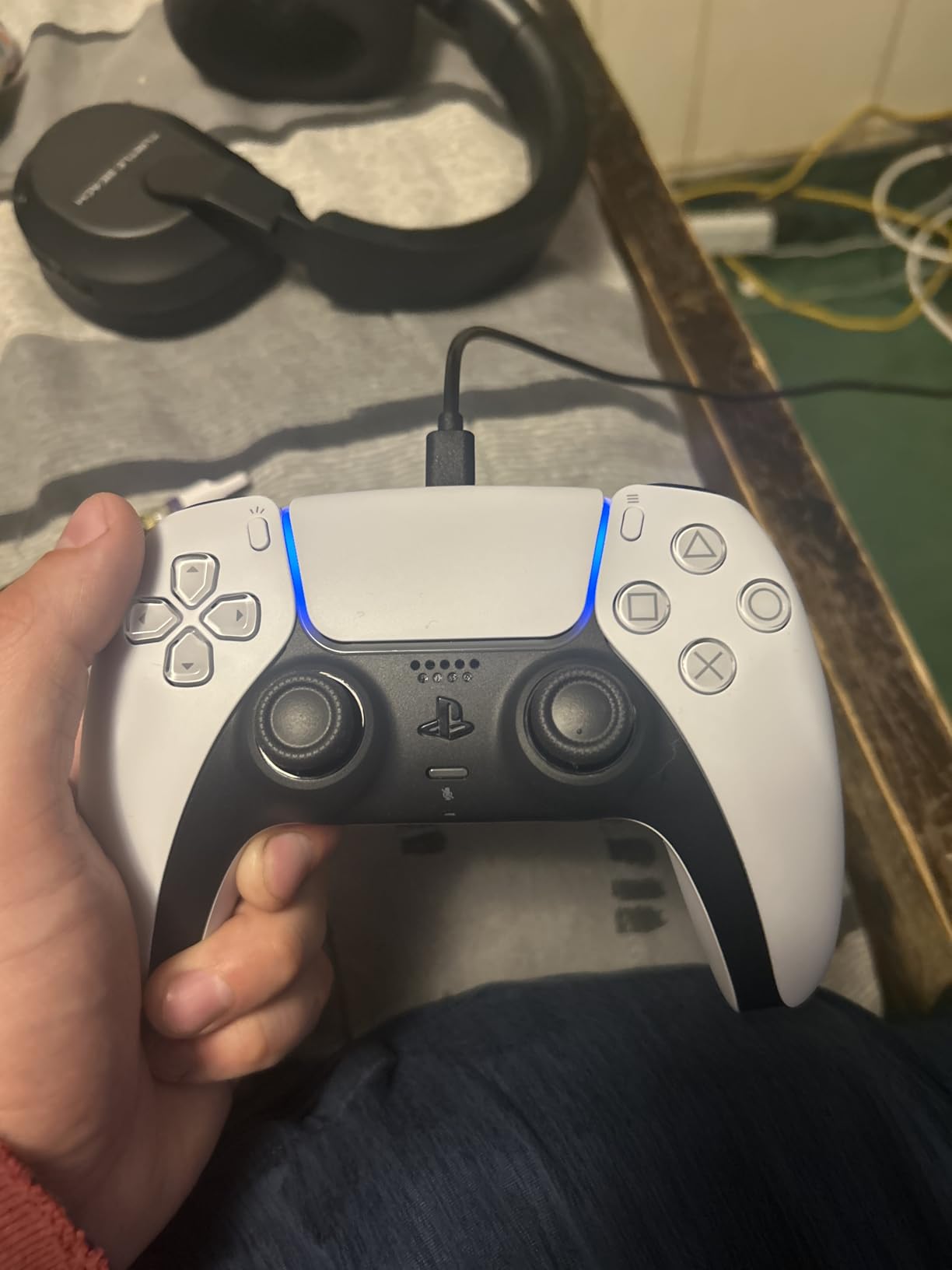 PlayStation DualSense Wireless Controller - Volcanic Red Customer Review PlayStation DualSense Wireless Controller - Volcanic Red - Customer Photo 4