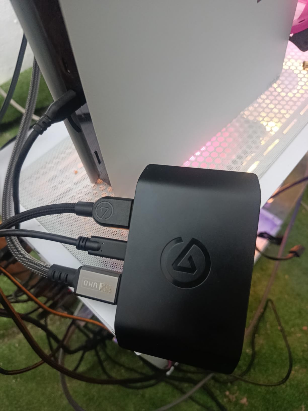 Elgato 4K X – Capture Up to 4K144 with Ultra-Low Latency on PS5|Pro, Xbox Series X|S, Nintendo Switch 2, OBS and More, HDMI 2.1, VRR, HDR10, USB 3.2 Gen 2, for Streaming & Recording, PC|Mac|iPad - Customer Photo 1
