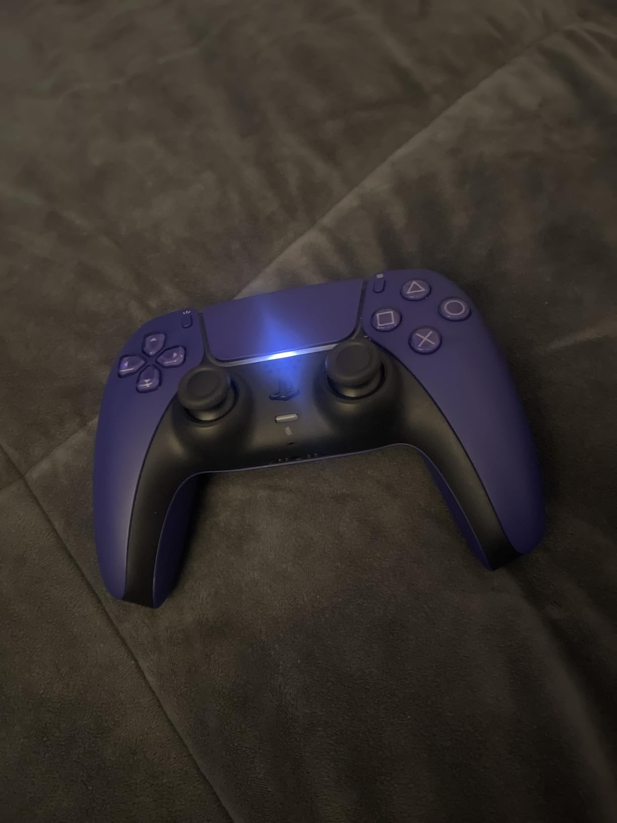 PlayStation DualSense® Wireless Controller - Galactic Purple Customer Review PlayStation DualSense® Wireless Controller - Galactic Purple - Customer Photo 5