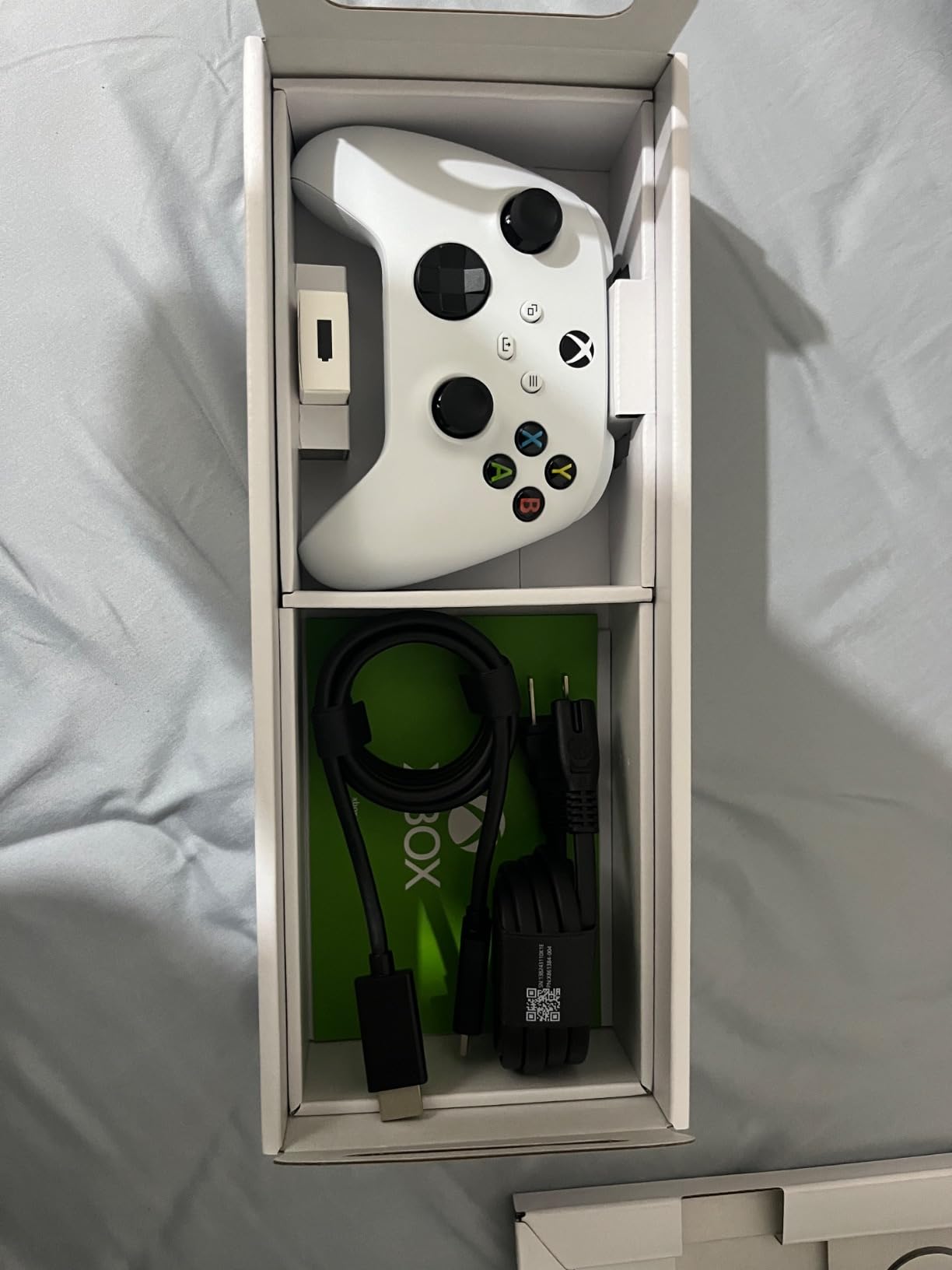 Xbox Series S - All Digital Gaming Console - 512GB SSD - Includes Xbox Wireless Controller - 120FPS - Robot White Customer Review Xbox Series S - All Digital Gaming Console - 512GB SSD - Includes Xbox Wireless Controller - 120FPS - Robot White - Customer Photo 5