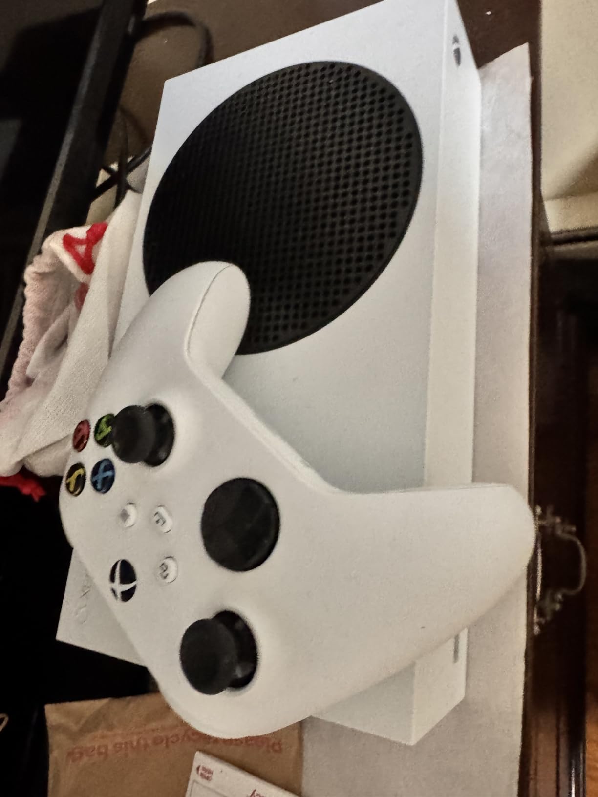 Xbox Series S - All Digital Gaming Console - 1TB SSD - Includes Wireless Controller - 120FPS - Robot White Customer Review Xbox Series S - All Digital Gaming Console - 1TB SSD - Includes Wireless Controller - 120FPS - Robot White - Customer Photo 4