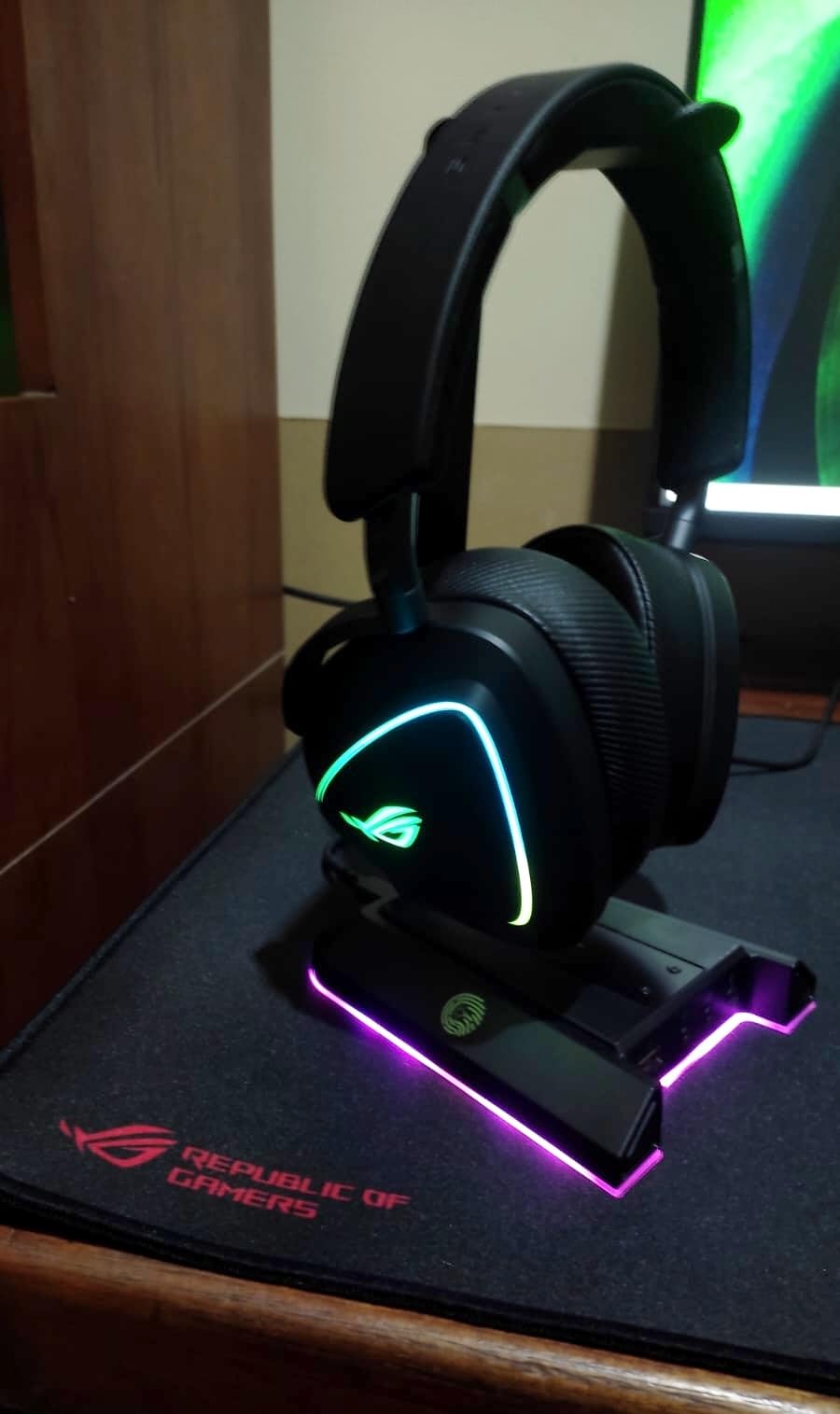 ASUS ROG Delta II Wireless Gaming Headset with Detachable Mic – Tri-Mode (BT, 2.4GHz, 3.5mm), 50mm Titanium-Plated Drivers, 110Hr Battery, Lightweight, for PC, PS5, PS4, Xbox, Switch, Mobile - Black - Customer Photo 1