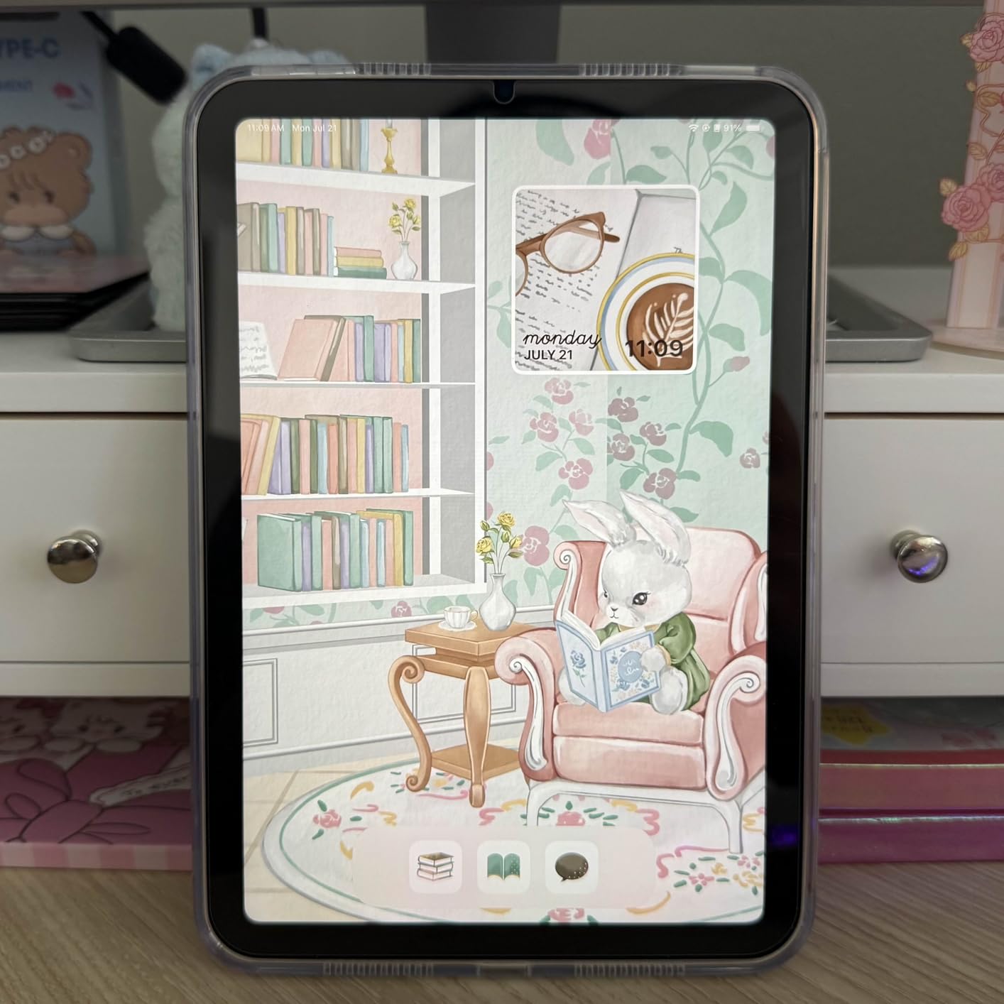 iPad mini (A17 Pro): Apple Intelligence, 8.3-inch Liquid Retina Display, 256GB, Wi-Fi 6E, 12MP Front/12MP Back Camera, Touch ID, All-Day Battery Life — Space Gray - Customer Photo 2