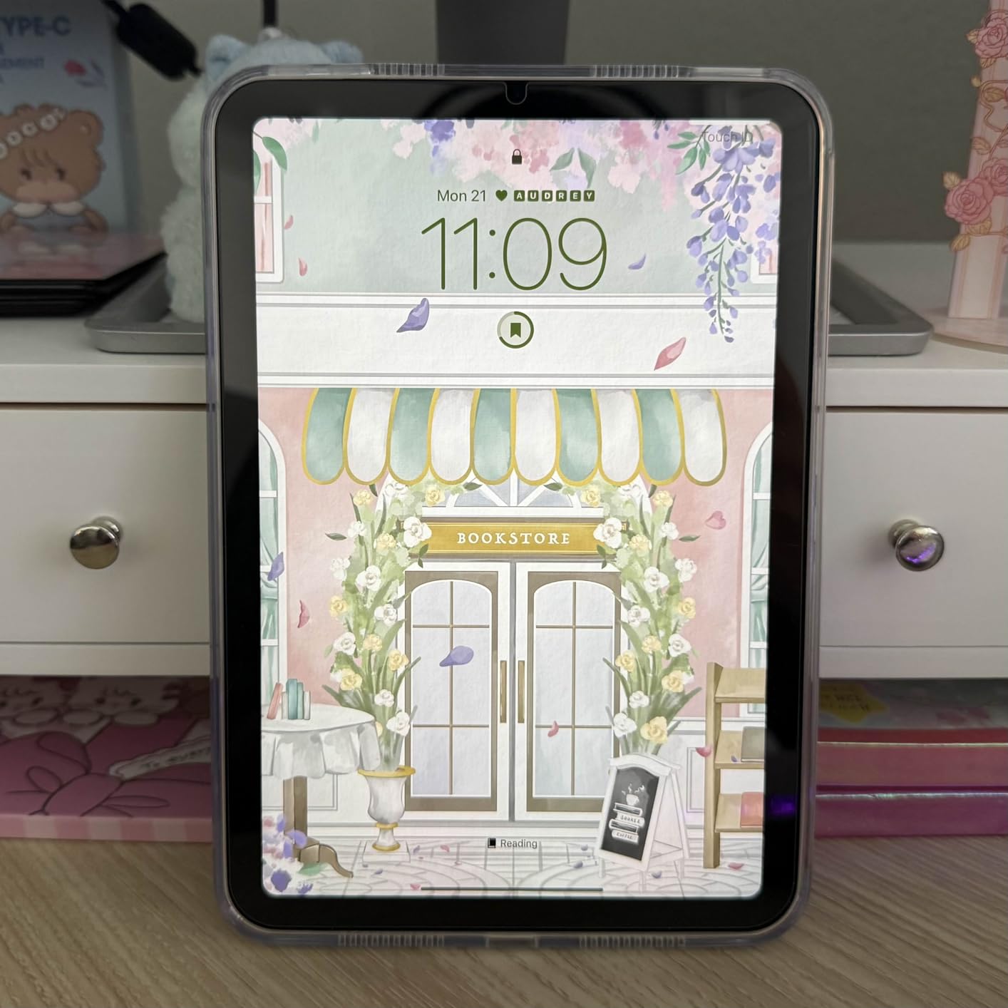 iPad mini (A17 Pro): Apple Intelligence, 8.3-inch Liquid Retina Display, 128GB, Wi-Fi 6E + 5G Cellular, 12MP Front/12MP Back Camera, Touch ID, All-Day Battery Life — Space Gray - Customer Photo 1