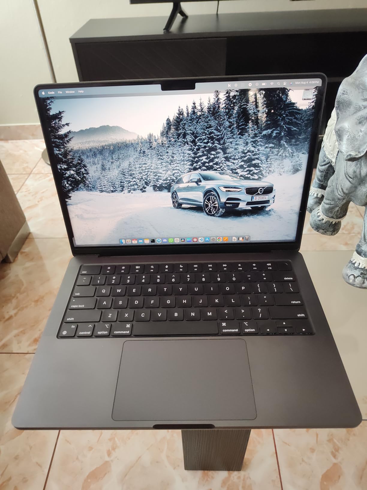 Apple 2024 MacBook Pro Laptop with M4 chip with 10‑core CPU and 10‑core GPU: Built for Apple Intelligence, 14.2-inch Liquid Retina XDR Display, 16GB Unified Memory, 512GB SSD Storage; Silver Customer Review Apple 2024 MacBook Pro Laptop with M4 chip with 10‑core CPU and 10‑core GPU: Built for Apple Intelligence, 14.2-inch Liquid Retina XDR Display, 16GB Unified Memory, 512GB SSD Storage; Silver - Customer Photo 5