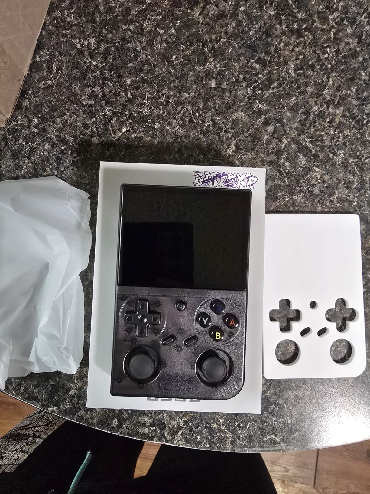 G350 Retro Handheld Game Console, G350 Retro Gaming Console 3.5'' IPS Screen Linux System Built-in 64G TF Card 20+Emulators Pre-Installed 4371 Games Retro Game Console with 3200mAh Battery Black Customer Review G350 Retro Handheld Game Console, G350 Retro Gaming Console 3.5'' IPS Screen Linux System Built-in 64G TF Card 20+Emulators Pre-Installed 4371 Games Retro Game Console with 3200mAh Battery Black - Customer Photo 2