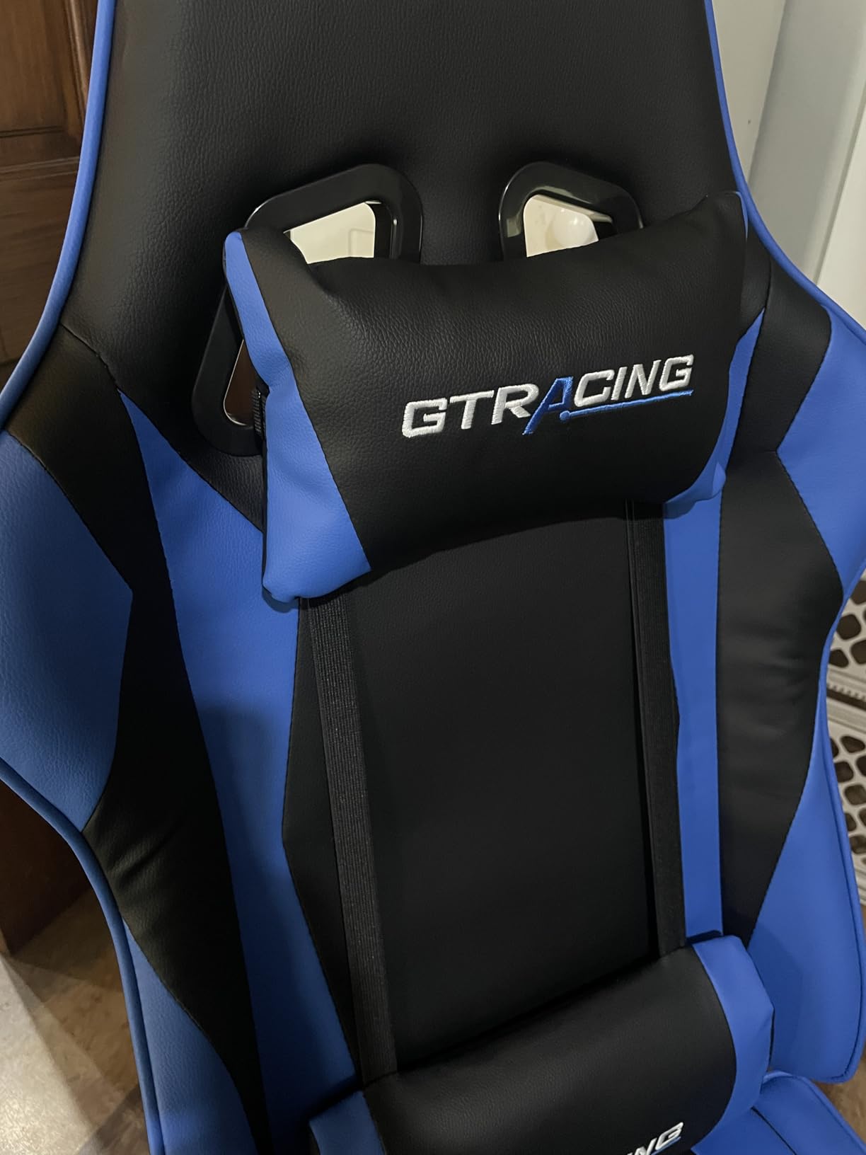GTRACING Gaming Chair with Footrest, Ergonomic Computer Game Desk Chair, Reclining Game Chair Seat Height Adjustment, Swivel Rocker with Headrest and Lumbar (Blue) Customer Review GTRACING Gaming Chair with Footrest, Ergonomic Computer Game Desk Chair, Reclining Game Chair Seat Height Adjustment, Swivel Rocker with Headrest and Lumbar (Blue) - Customer Photo 1