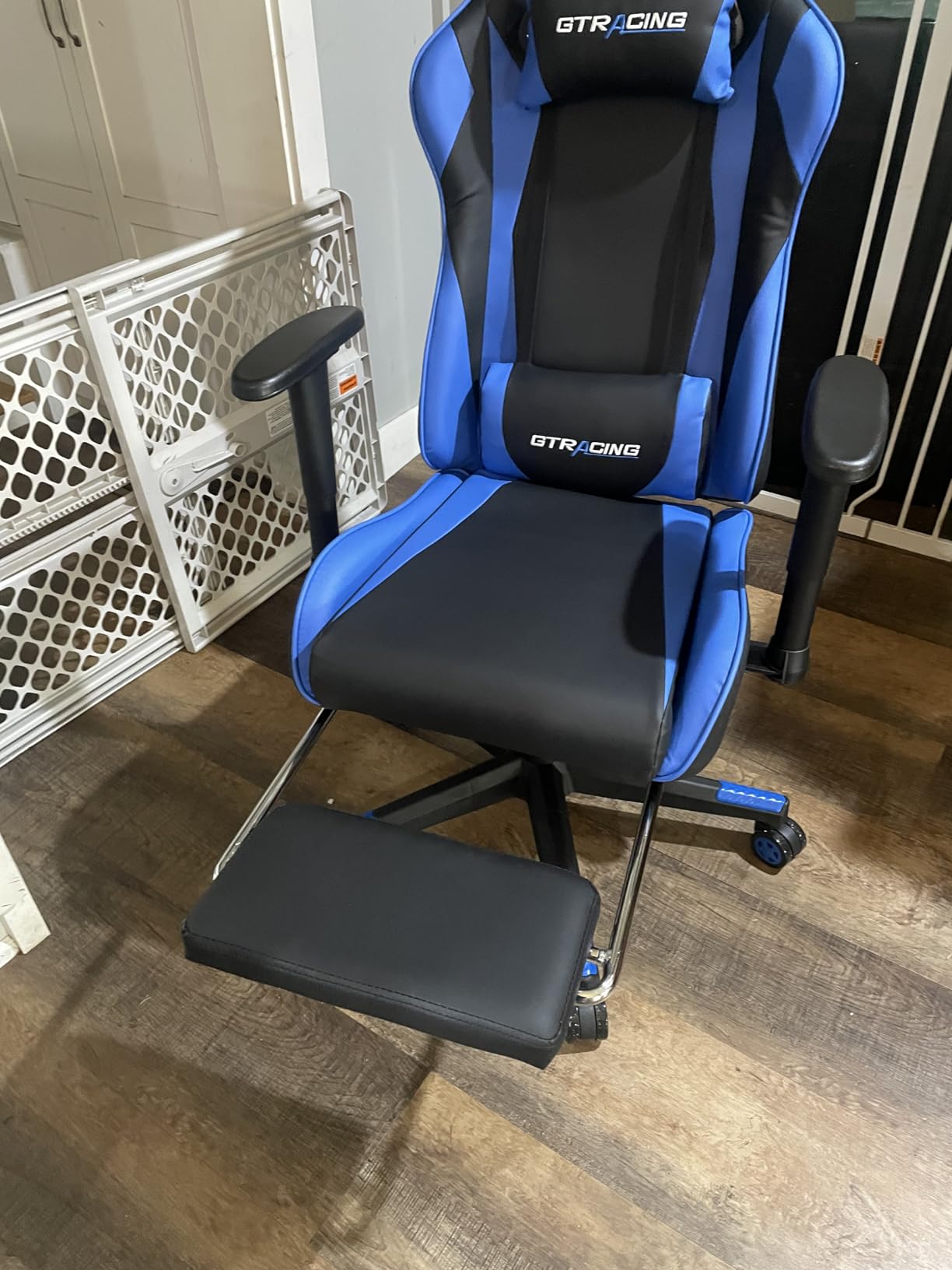 GTRACING Gaming Chair with Footrest, Ergonomic Computer Game Desk Chair, Reclining Game Chair Seat Height Adjustment, Swivel Rocker with Headrest and Lumbar (Blue) Customer Review GTRACING Gaming Chair with Footrest, Ergonomic Computer Game Desk Chair, Reclining Game Chair Seat Height Adjustment, Swivel Rocker with Headrest and Lumbar (Blue) - Customer Photo 2