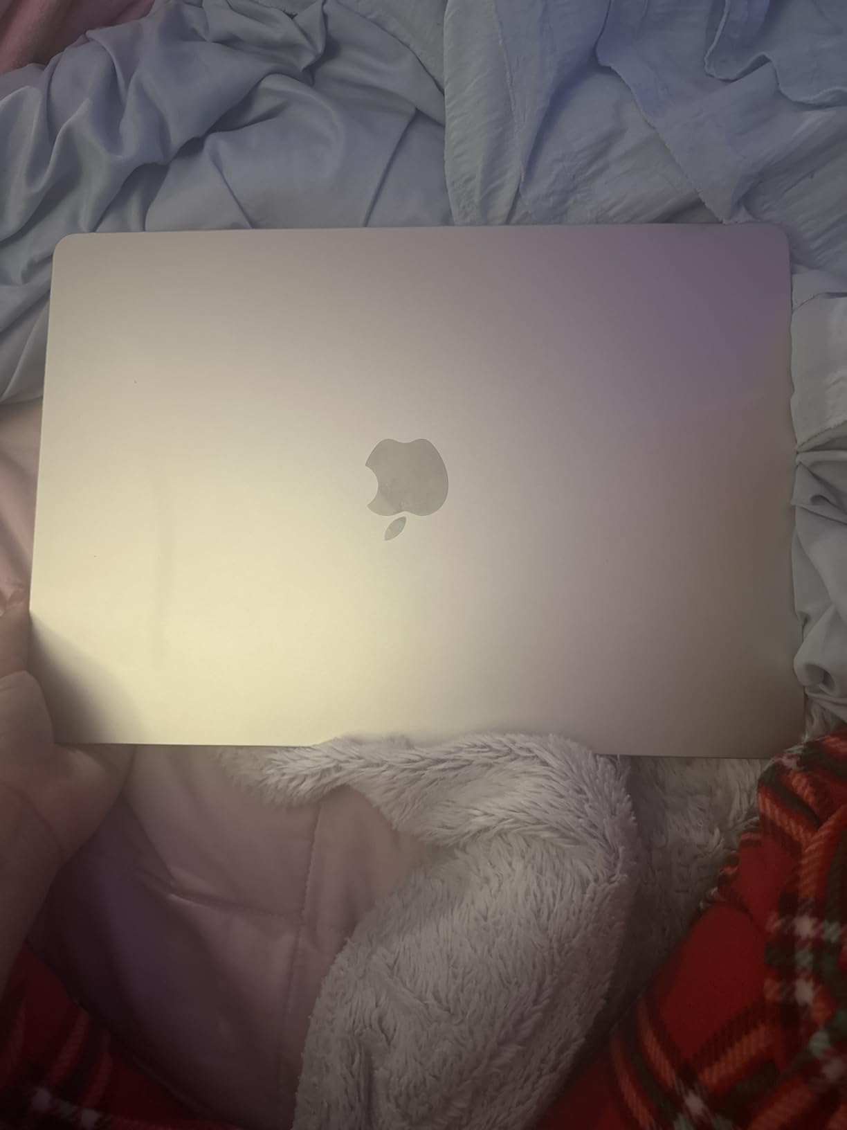 Apple 2025 MacBook Air 15-inch Laptop with M4 chip: Built for Apple Intelligence, 15.3-inch Liquid Retina Display, 24GB Unified Memory, 512GB SSD Storage, 12MP Center Stage Camera, Touch ID; Midnight Customer Review Apple 2025 MacBook Air 15-inch Laptop with M4 chip: Built for Apple Intelligence, 15.3-inch Liquid Retina Display, 24GB Unified Memory, 512GB SSD Storage, 12MP Center Stage Camera, Touch ID; Midnight - Customer Photo 4