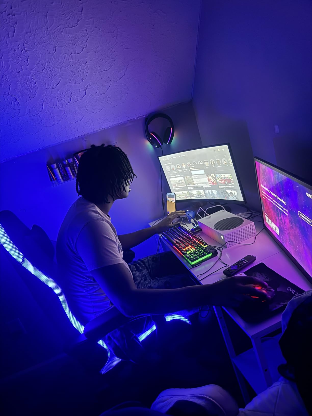 KOORUI 25 Inch Curved Gaming Monitor 240Hz FHD 1080P Computer Monitor, 1500R 1ms MPRT Display, Adaptive Sync, 90% DCI-P3,HDR, Eye Care, Tilt Adjustable, VESA 75x75mm, Black,G2511XC - Customer Photo 2