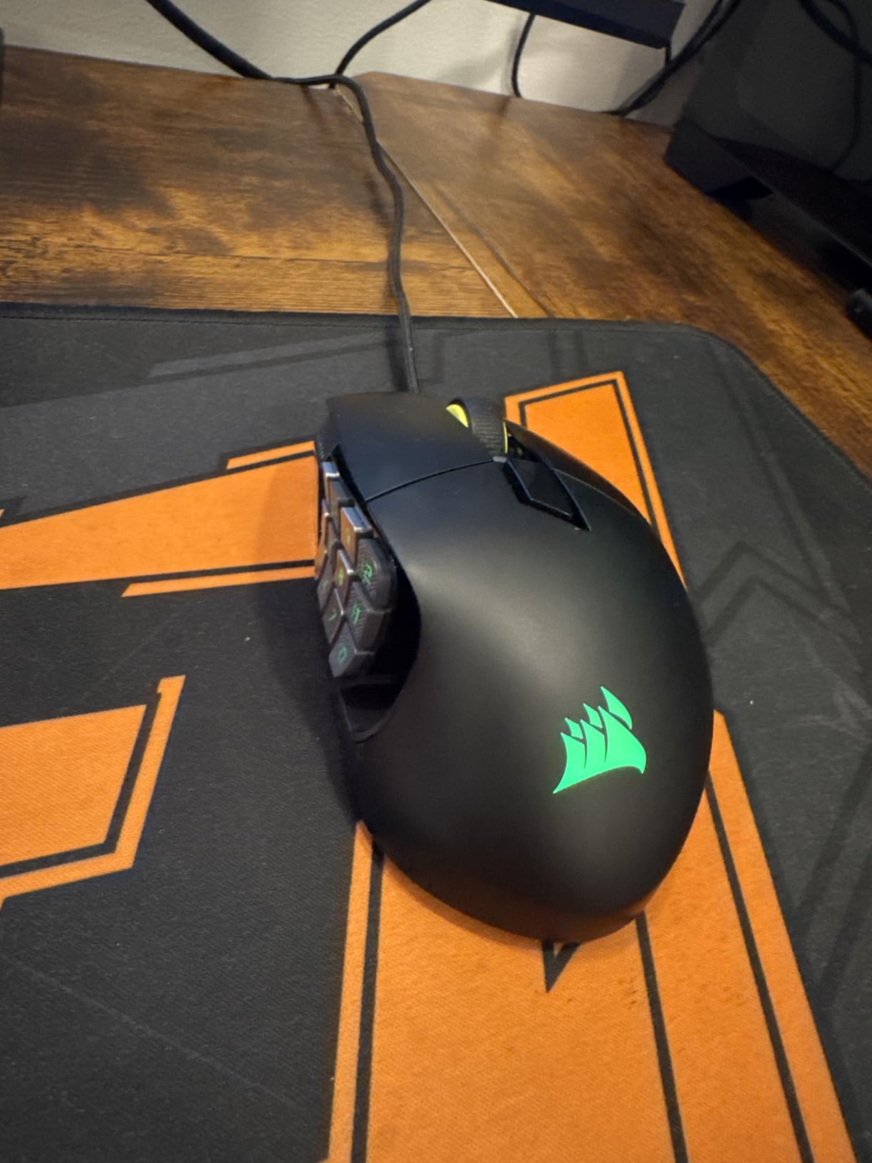 Corsair Scimitar Elite Wireless SE MMO PC Gaming Mouse – 33,000 DPI, 16 Programmable Buttons, Key Slider, Elgato Virtual Stream Deck, 1,000Hz Polling, Up to 150-Hour Battery – Gunmetal - Customer Photo 5