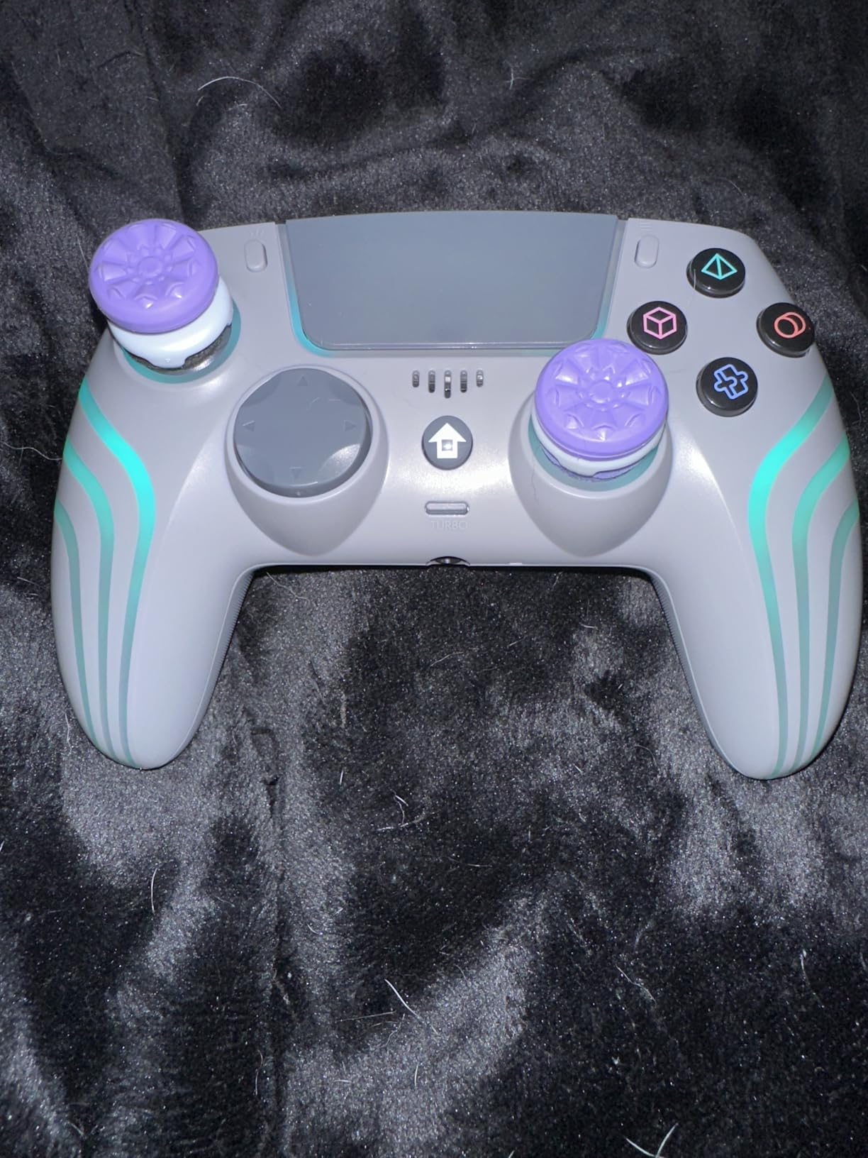 JYELUK Wireless Controller for PS5 with RGB Lighting, Compatible with PS5 Controller/Windows PC,/Android/iOS Customer Review JYELUK Wireless Controller for PS5 with RGB Lighting, Compatible with PS5 Controller/Windows PC,/Android/iOS - Customer Photo 3