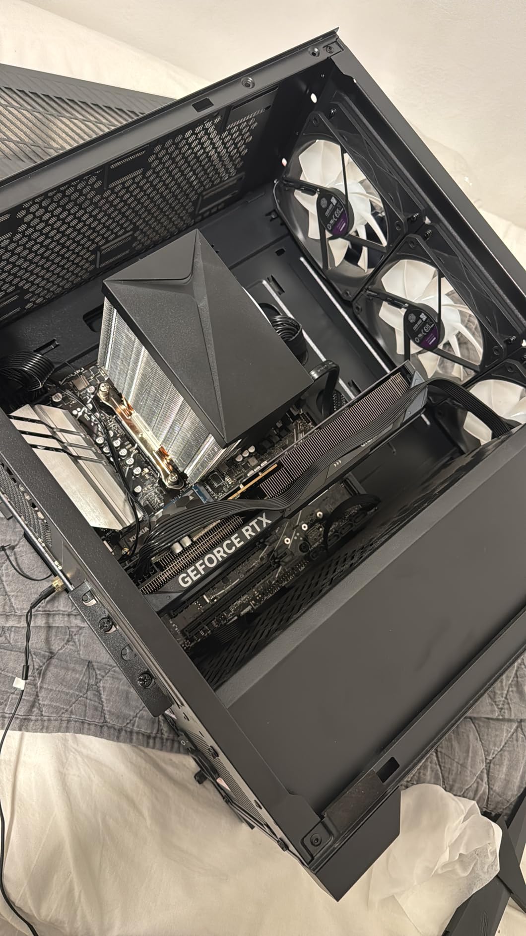 GIGABYTE GeForce RTX 5060 WINDFORCE OC 8G Graphics Card, 8GB 128-bit GDDR7, PCIe 5.0, WINDFORCE Cooling System, GV-N5060WF2OC-8GD Video Card Customer Review GIGABYTE GeForce RTX 5060 WINDFORCE OC 8G Graphics Card, 8GB 128-bit GDDR7, PCIe 5.0, WINDFORCE Cooling System, GV-N5060WF2OC-8GD Video Card - Customer Photo 2