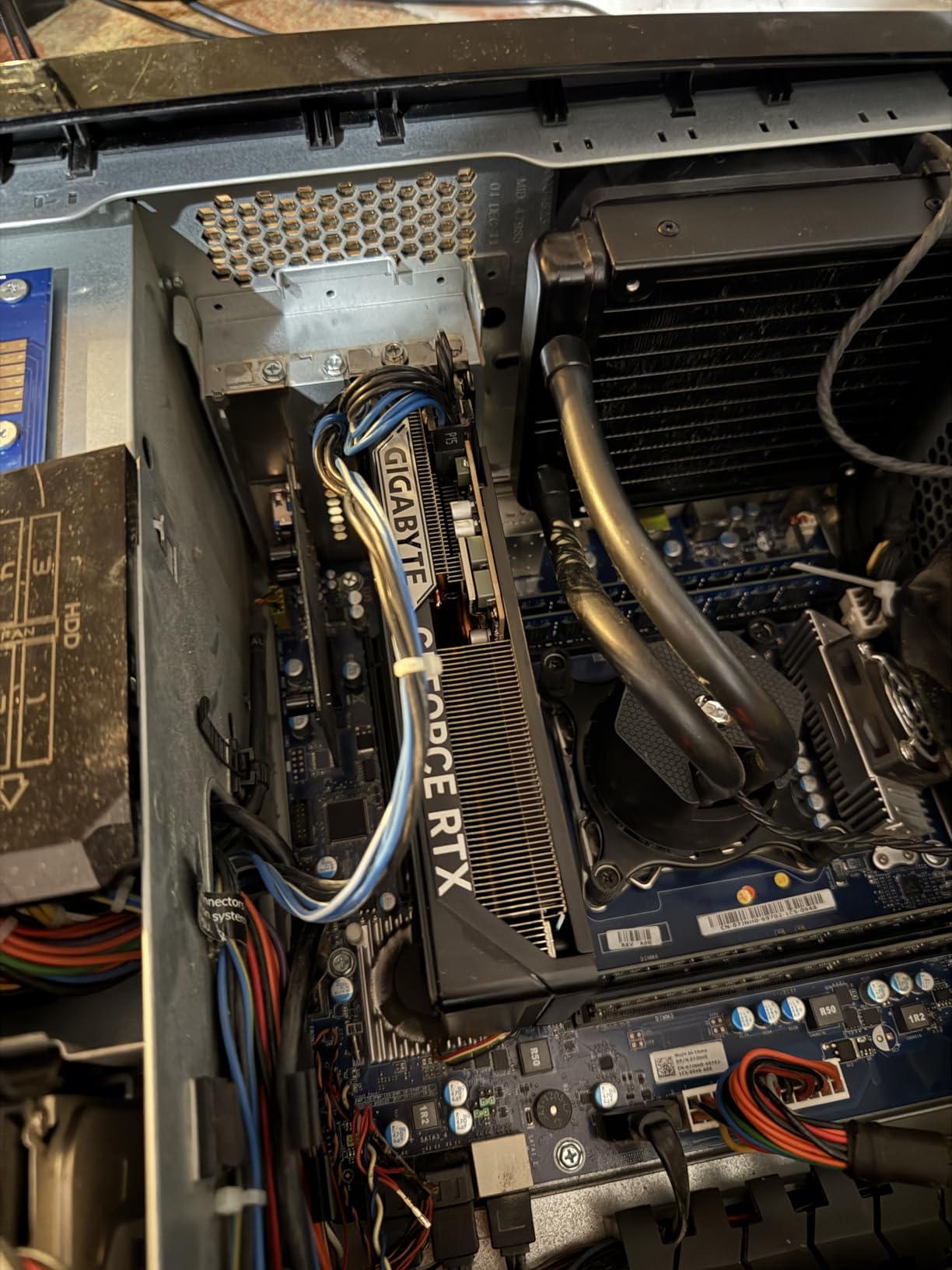 GIGABYTE GeForce RTX 5060 WINDFORCE OC 8G Graphics Card, 8GB 128-bit GDDR7, PCIe 5.0, WINDFORCE Cooling System, GV-N5060WF2OC-8GD Video Card Customer Review GIGABYTE GeForce RTX 5060 WINDFORCE OC 8G Graphics Card, 8GB 128-bit GDDR7, PCIe 5.0, WINDFORCE Cooling System, GV-N5060WF2OC-8GD Video Card - Customer Photo 5