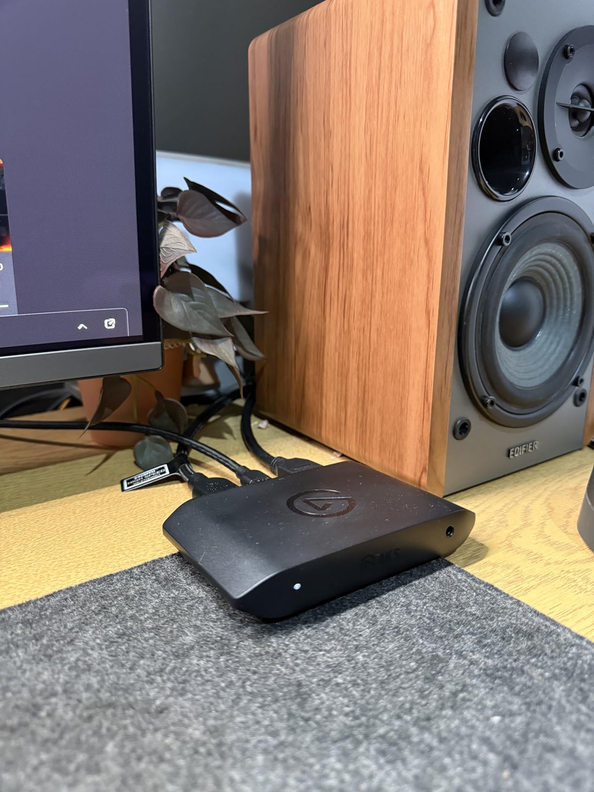 Elgato 4K S – External Capture Card for PS5, Xbox Series X/S, Switch 2, PC, Mac, iPad | 4K60, 1440p120, or 1080p240 Passthrough and Capture, HDR10, VRR, USB-C, Near-Zero Latency Customer Review Elgato 4K S – External Capture Card for PS5, Xbox Series X/S, Switch 2, PC, Mac, iPad | 4K60, 1440p120, or 1080p240 Passthrough and Capture, HDR10, VRR, USB-C, Near-Zero Latency - Customer Photo 5