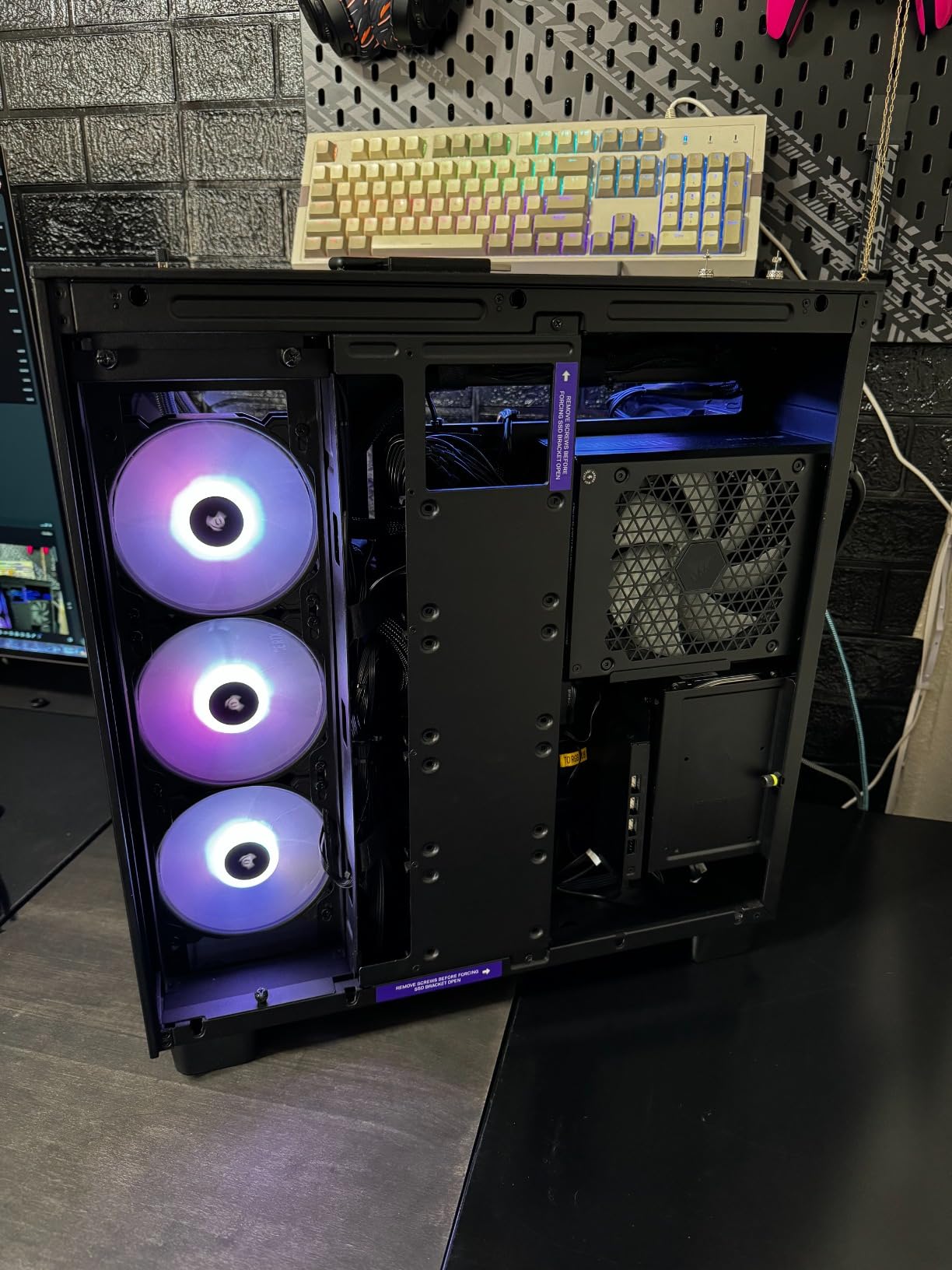 CORSAIR RM1000x ATX 3.1 PCIe 5.1 Ready Fully Modular 1000W Power Supply – Low-Noise, Cybenetics Gold Efficiency, Native 12V-2x6 Connector – Black - Customer Photo 2
