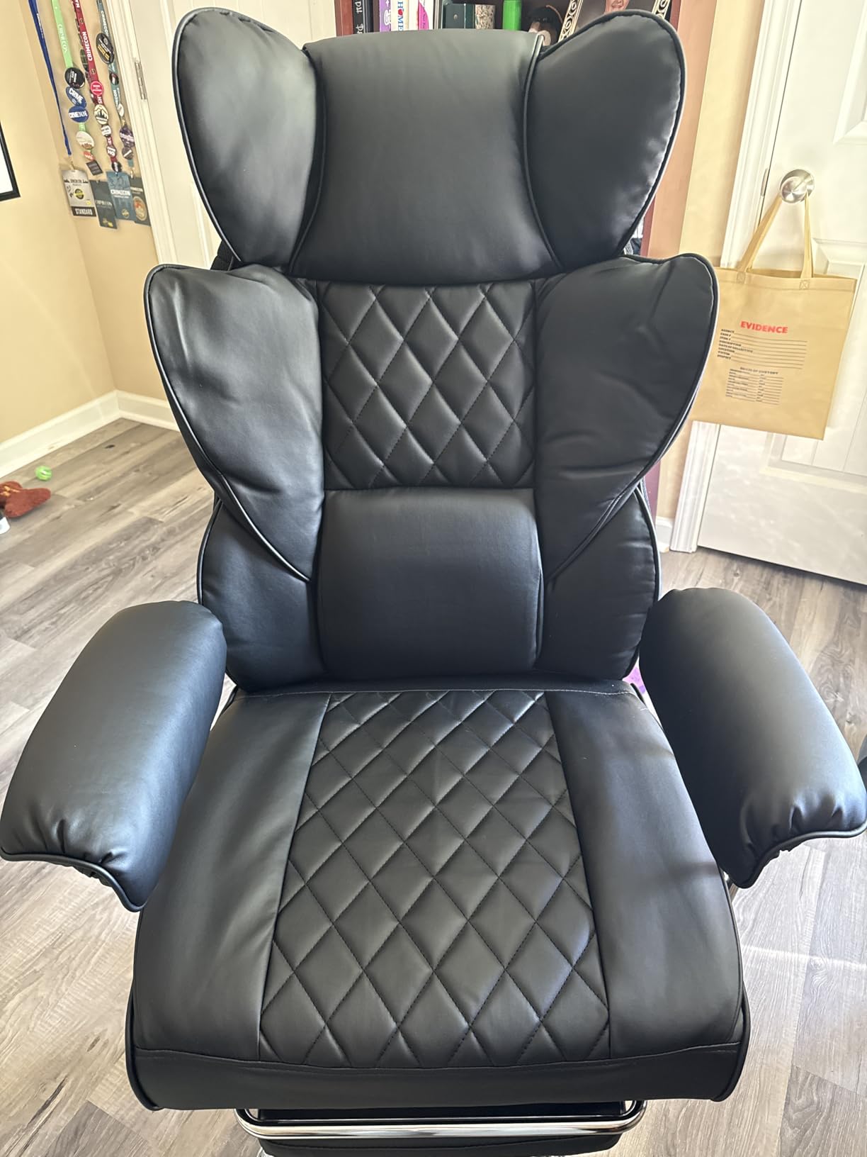 COMHOMA Big and Tall Office Chair, High Back Leather Gaming Chair with Footrest, Executive Ergonomic Office Chair with Pocket Spring Lumbar Support and with Outward Fixed Soft Armrests Customer Review COMHOMA Big and Tall Office Chair, High Back Leather Gaming Chair with Footrest, Executive Ergonomic Office Chair with Pocket Spring Lumbar Support and with Outward Fixed Soft Armrests - Customer Photo 1