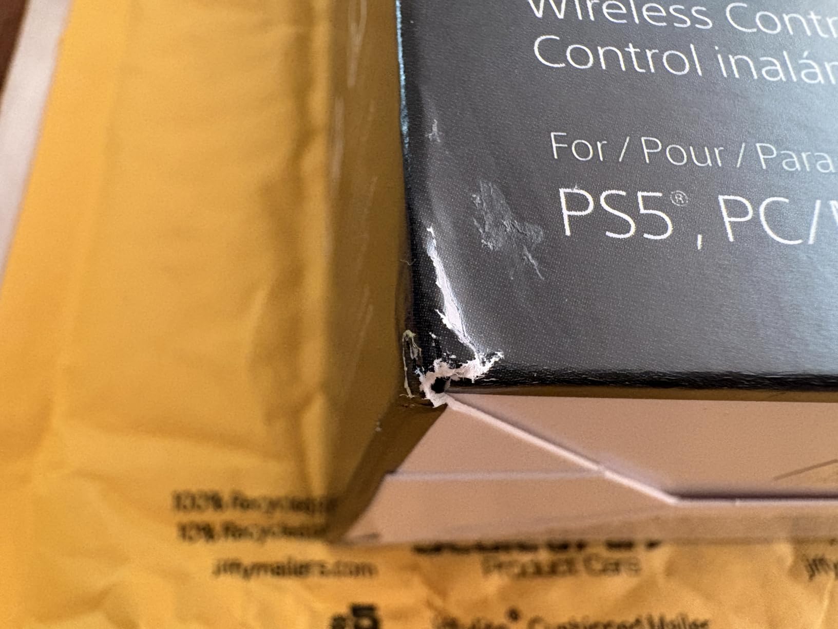 PlayStation DualSense® Wireless Controller – God of War™ 20th Anniversary Limited Edition Customer Review PlayStation DualSense® Wireless Controller – God of War™ 20th Anniversary Limited Edition - Customer Photo 3