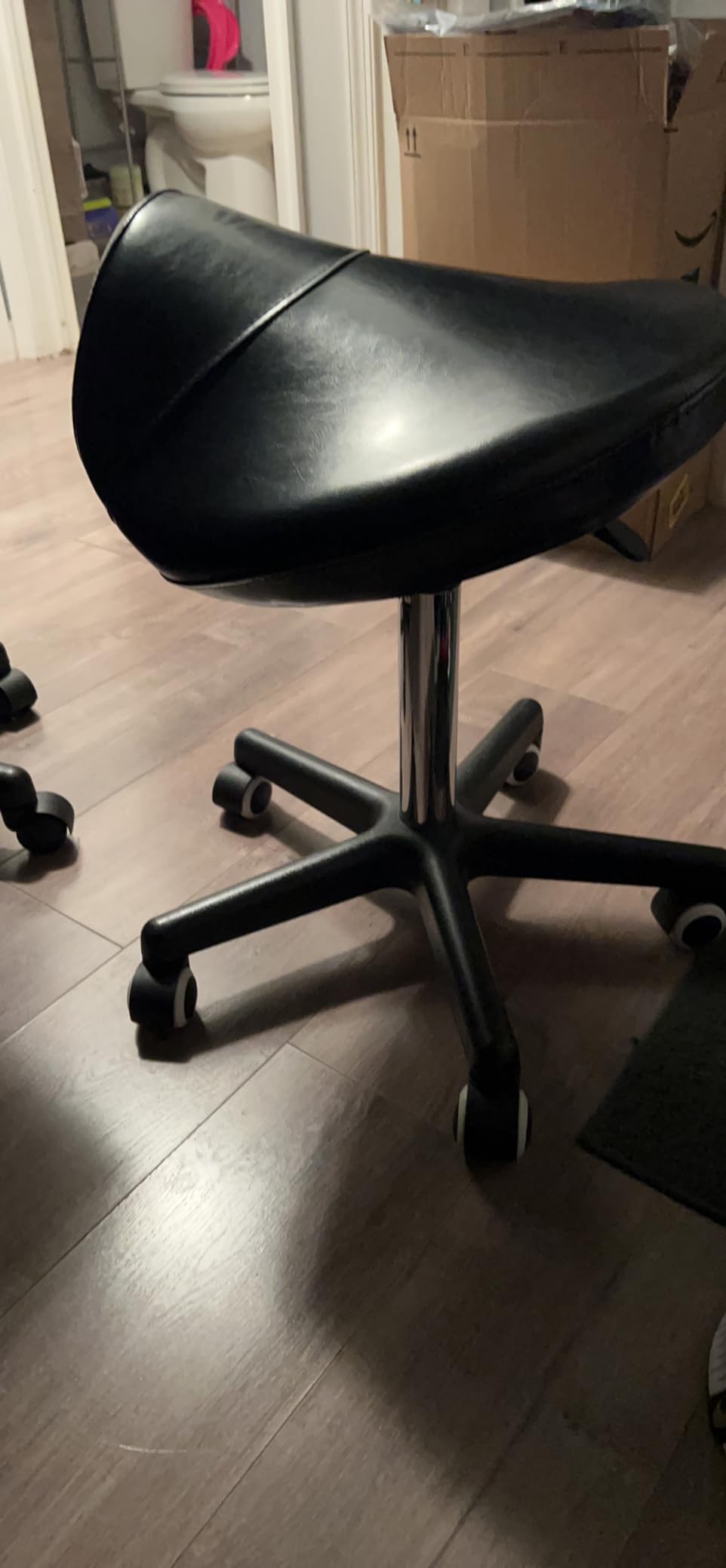 Master Massage Ergonomic Saddle Stool - Hydraulic Swivel Rolling Chair for Salon, Clinic, Tattoo, Dentist, Spa, Workshop, and Office - Black customer photo 1