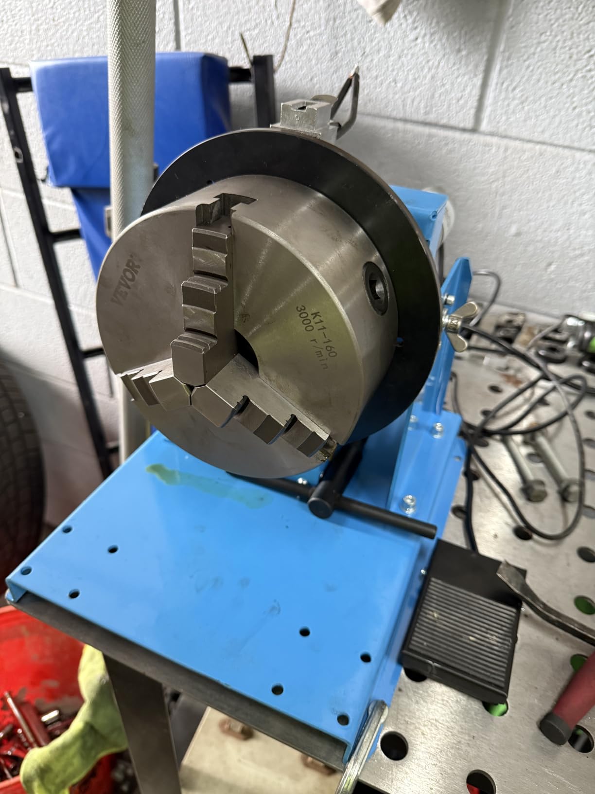 VEVOR Rotary Welding Positioner 10KG, 1-12 RPM 20W, Adjustable 0-90° Turntable with 8.1 Inch 3-Jaw Chuck, Compact Welder Machine for Precision Cutting, Grinding, Assembly, and Testing customer photo 1