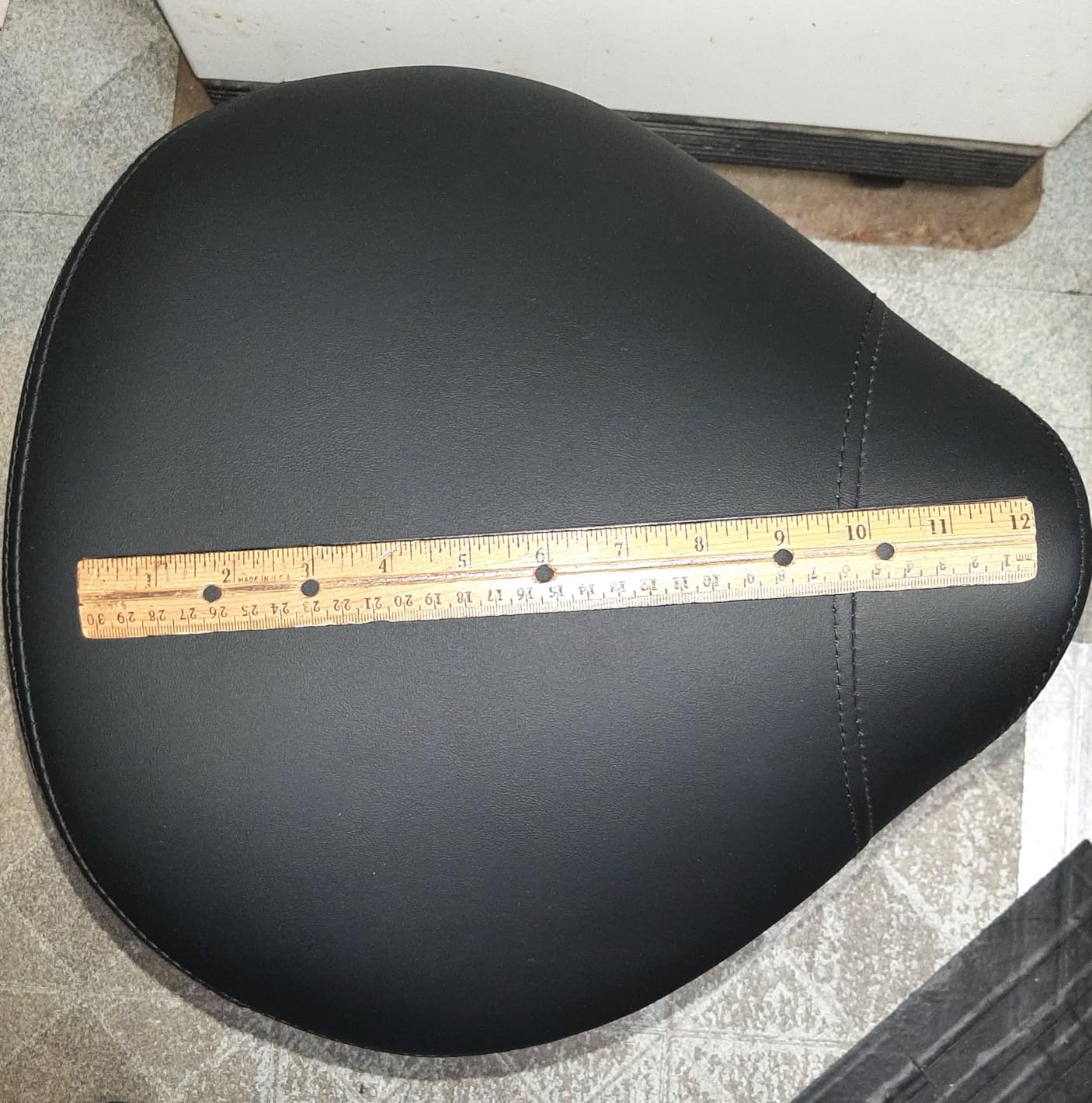 ANWBROAD Saddle Stool with Wheels Ergonomic Swivel Adjustable Rolling Stool with PU Leather Thick Wide Saddle Seat Padding Comfortable Rolling Saddle Chair for Salon Massage Clinic Black UWSS001B customer photo 2